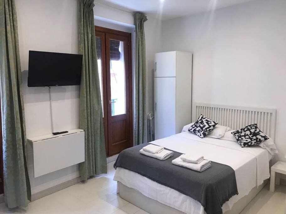Un Genial Estudio En El Barrio Las Cortes Madri Exterior foto