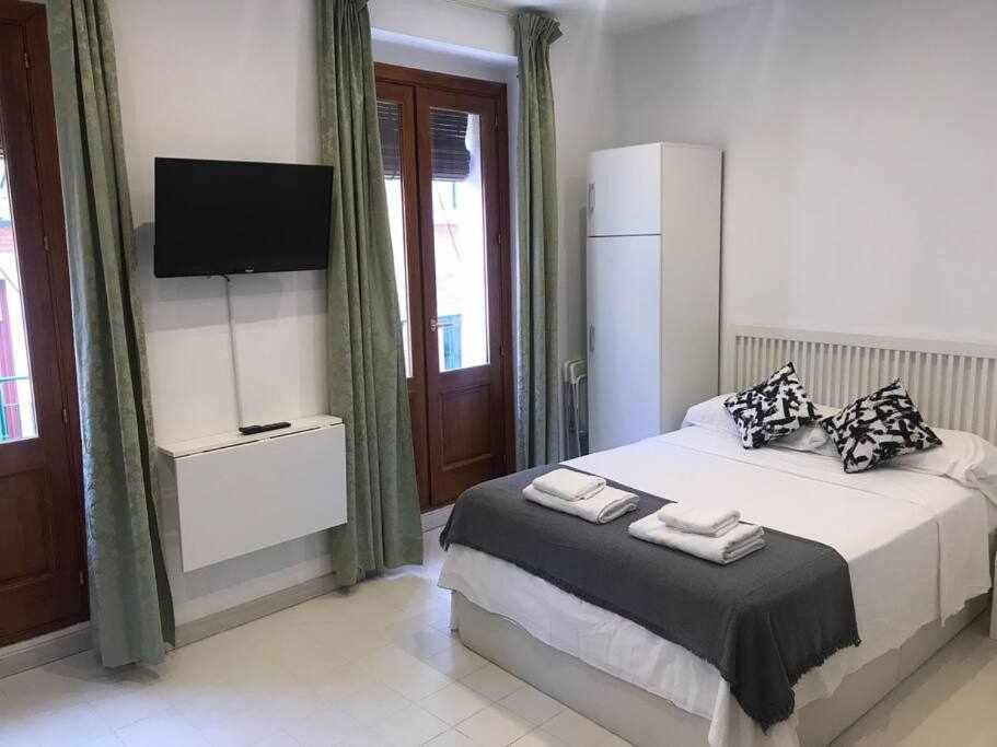 Un Genial Estudio En El Barrio Las Cortes Madri Exterior foto