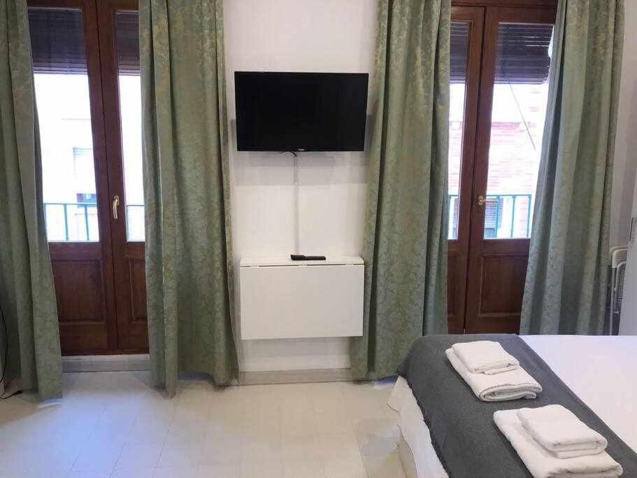 Un Genial Estudio En El Barrio Las Cortes Madri Exterior foto
